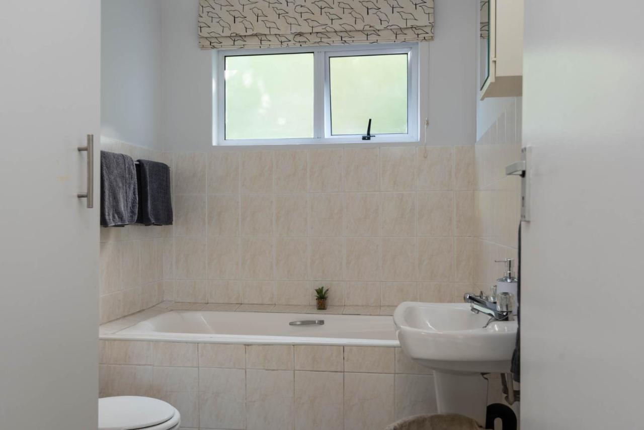 Loadshedding Free!! Tropical Beach Oasis, Wi-Fi, Views, Pool, Netflix Ballito Exterior foto